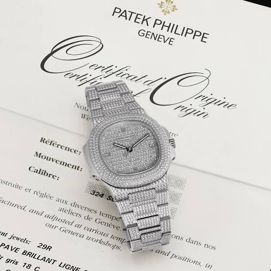 Patek Philippe Nautilus 5719 Erkek 40mm + Kutu